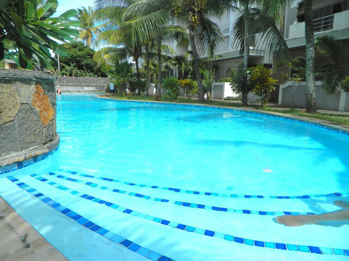 Ariel Villa* *